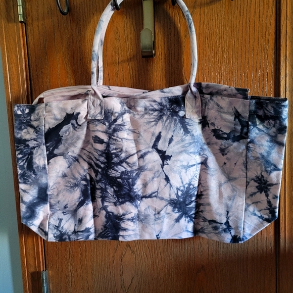 PINK- Large Weekender Bag - Picture 3 of 5